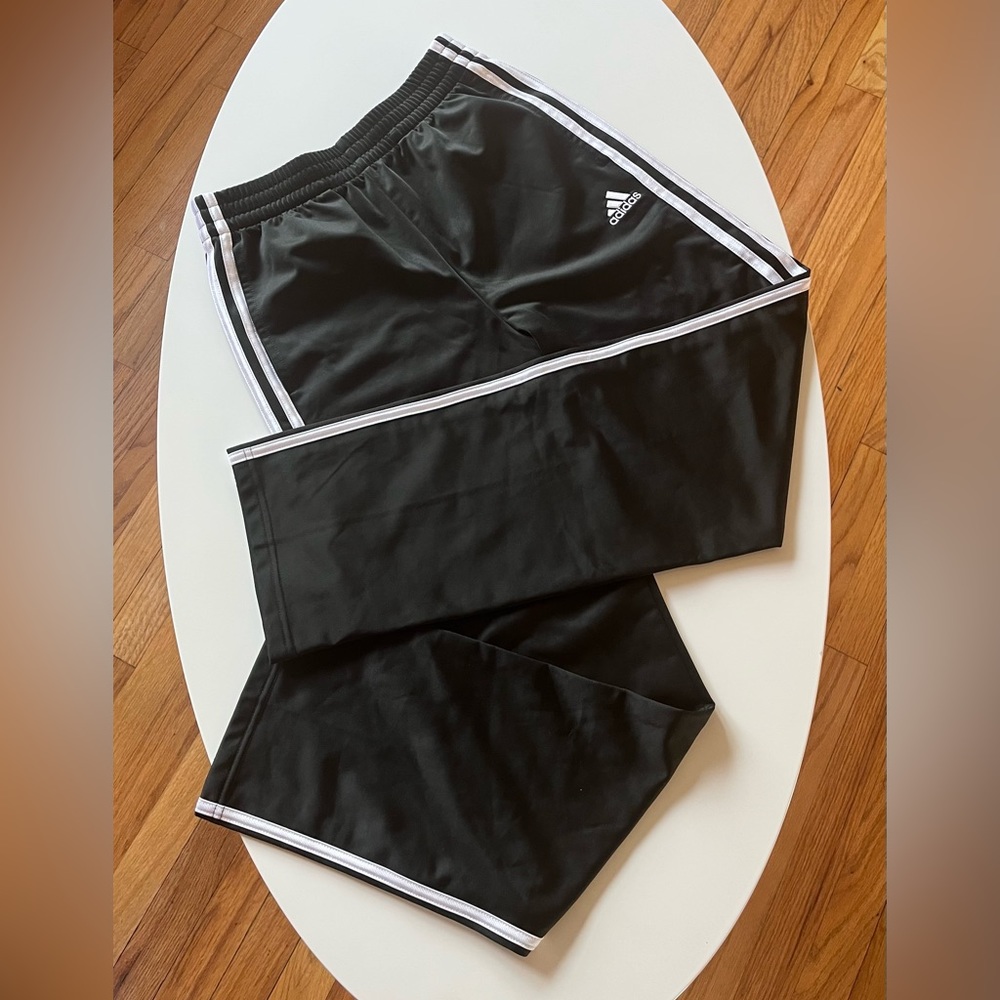 Adidas 3-stripes pants in black for boys